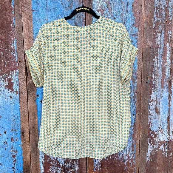Max Studio Yellow Print Top Size Medium - Picture 5 of 5